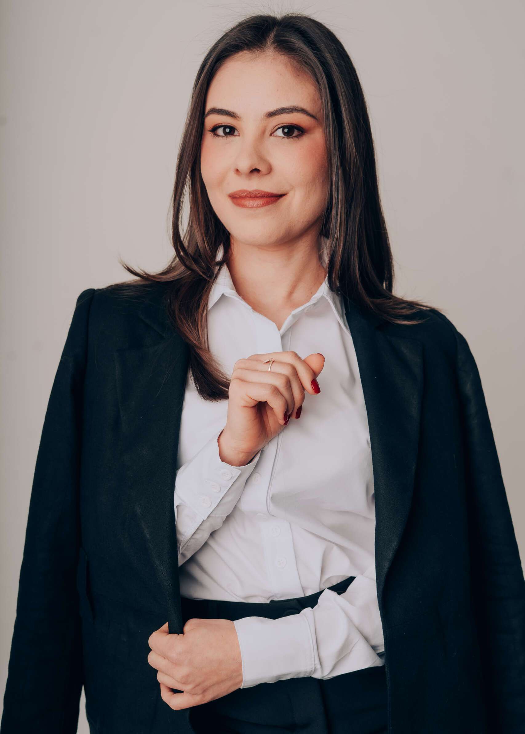 Aline Alcantara – Advogada